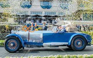 This 1929 Mercedes Benz won the Best in Show Award at the 2017 Concours d'Elegance. Also shown (in circle) is the trophy created by Scansite